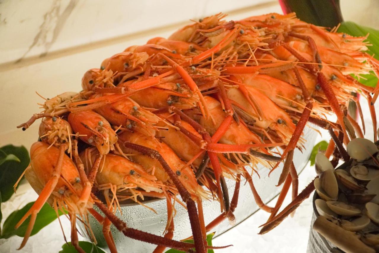 Chatrium Grand Bangkok Exterior foto River prawns